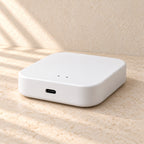 Zigbee Gateway in Weiß mit USB C Anschluss, Detailansicht